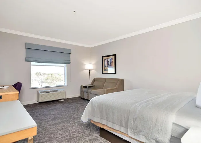 Hampton & Worth-fossil Creek Hotel 3*
