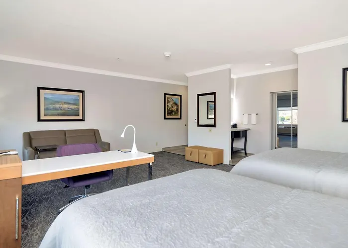 Hotel Hampton & Worth-fossil Creek 3*