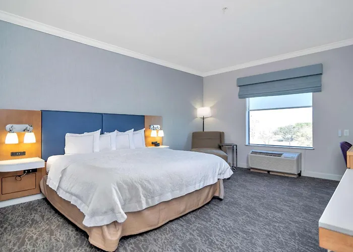 Hampton & Worth-fossil Creek Hotel
