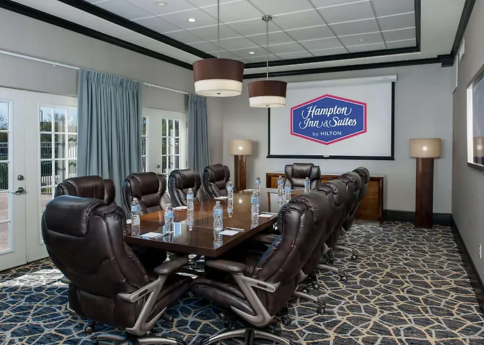 Hampton & Worth-fossil Creek Hotel 3*